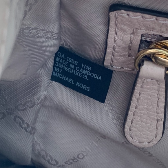 Michael Kors Pebble Leather Medium Raven Shoulder Bag *Soft Pink* - Picture 14 of 14